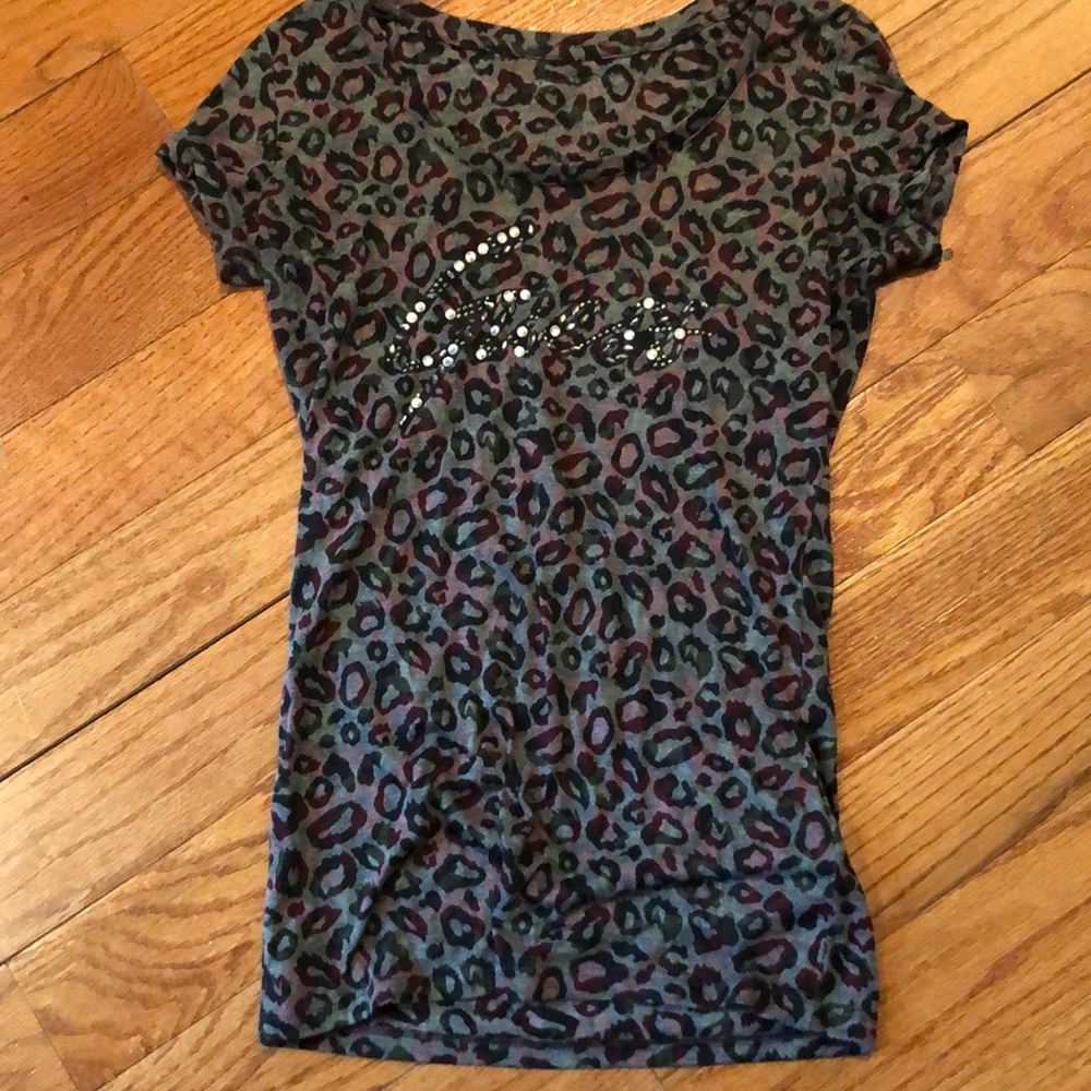 Designer guess t shirt